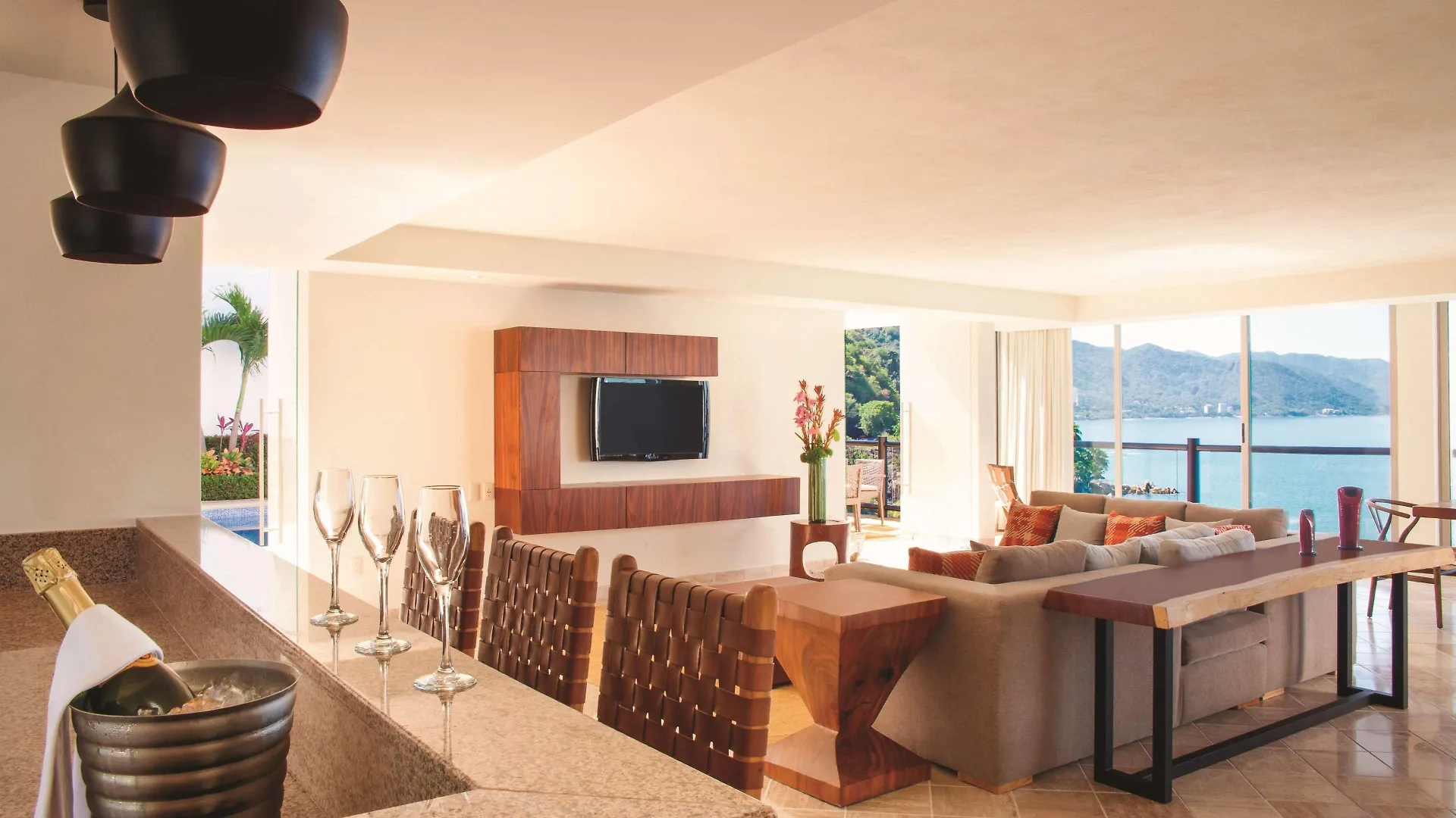 Hyatt Ziva Puerto Vallarta 5*,
